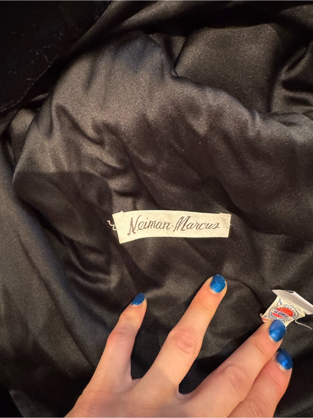 Vintage 1980s Oscar de la Renta ILGWU Union Made Black Velvet Evening Gown - Picture 15 of 16
